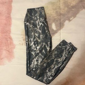 Carbon38 Metallic Silver and Blue Snakeskin Leggings